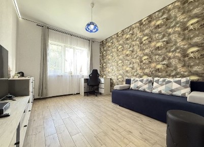 Продаж Сучасного з ремонтом Будинку 110 кв. м, 10 сот в м. Бориспіль