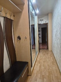 Квартиру с 3 жилыми комнатами+столовая зона