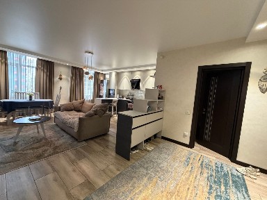 Продажа 3-комнатной квартиры 97 м², Евгения Сверстюка ул.