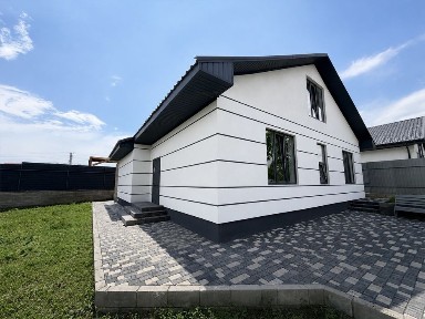 Продам новий стильний будинок мансардного типу 168 кв м в с. Усатово