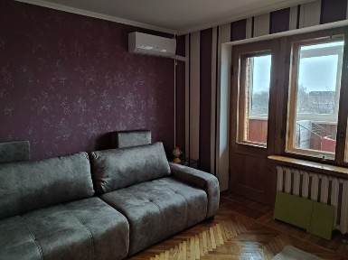 3 кімнатна тепла доглянута квартира в цегляному будинку