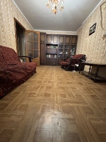 Продам 2 комн квартиру Гвардейцев Широнинцев 101