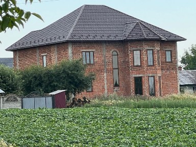 Продається новобудова в Тарашані біля головної дороги. Головна 70