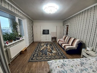 ПРОДАМ однокімнатну квартиру49м² з газовим АО