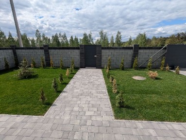 Продам останій будинок в дубовій рощі