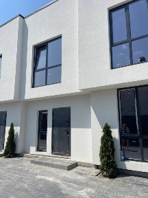 Продається Таунхаус з двориком на Петропавлівській Борщагівці