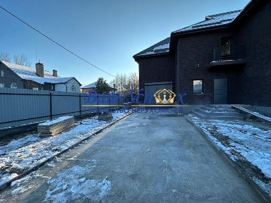 Продажа нового дюплекс дома в городке охрана. Ирпень. Лес.