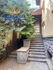 Продажа дома в центре Киева. Ботанического сада.