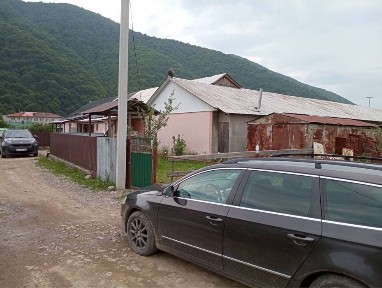 Продаж комерційної будівлі 860 м² на ділянці 31 сотка, 50 м від центральної дороги, с. Колочава.