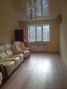 Оренда квартири Чернігів, центр міста, ЦУМ, сучасна однакімнатна, 4/9