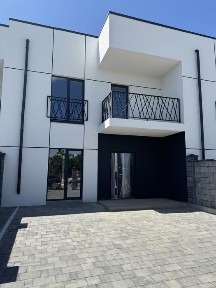 Стильний котедж з комунікаціями на Щасливому! Ділянка 2.5соти