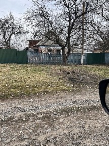 Будинок потребує ремонту, сарай, літня кухня, погреб, господарські будівлі, невеликий гараж