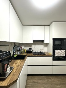 Без %. Продаж 2к квартири вул. Єреванська, з ремонтом та технікою.