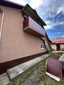 Будинок 100 м² (частина будинку)