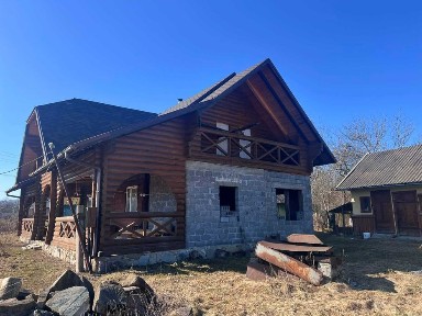 Будинок в карпатах, земельна ділянка!