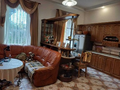Продаж 2-Поверхового Будинку