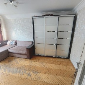 Продаж 2кім квартира вул Грінченка