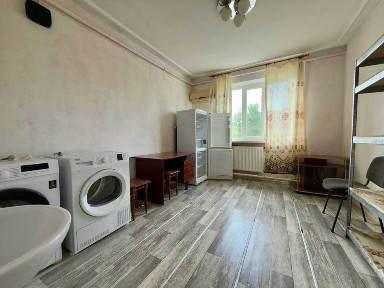 3 кімнатна 80 м. кв.