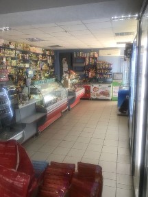 Продаж комерційного приміщення із земельною ділянкою