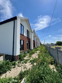 Продаж цегляного котеджу 115 м² у центрі Шпанова (3 км від Рівного)