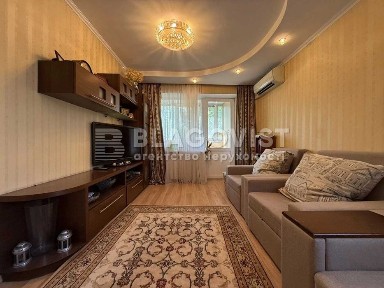Продаж 3-кім Булаховського 38 поруч ліс добротний ремонт метро Академістечко Святошинський