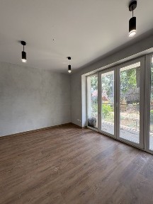 2к квартира з частковим ремонтом! 2 тераси! Мін. оформл! Всі держ. прогр. так! Без комісії!