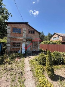 Продаж шикарної дачі біля соснового лісу