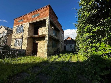 Продається просторий будинок в смт. Тересва