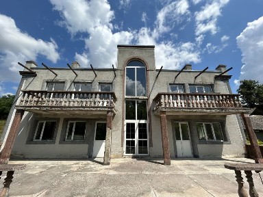 Продамо двоповерховий будинок 450 кв. м. Ціна договірна!