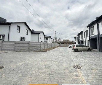 Продаж 4-кімнатного таунхауса площа 123 кв. м є газ світло каналізація септик, котеджне містечко м. Вінниця БЕЗ КОМІСІЇ - ВІД ЗАБУДОВНИКА. Ще є варіанти