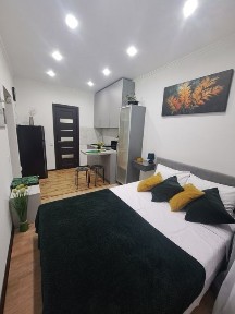 Подобово, погодинно, 1 к апартаменти у центрі міста Львів Б. Хмельниць