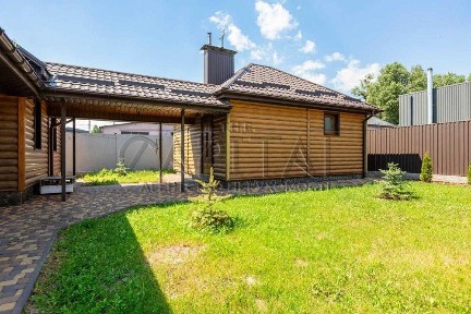 Гарний надійний будинок для дружньої родини З Ремонтом та меблями/Віта Поштова/Основний Будинок 149 кв. м.+2 гостьових/Газ/Ділянка 12 соток