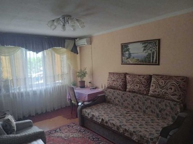 3к-квартира на Фурманова, вигідна ціна, вдале розташування