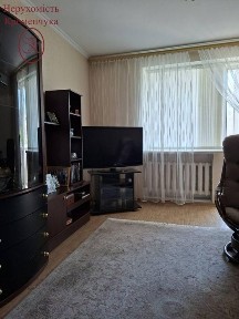 Продаж/ 4 кімнатна/ центр