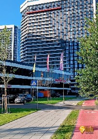 Продаж 2-кімнатної квартири 75 м², Дніпровська наб., 9