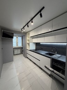 Продам 3 х комнатную квартиру пр Жуковского 1.