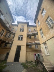 Продаж квартири в центрі