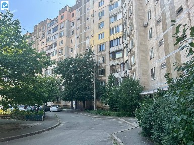 Київ, вул. Оноре де Бальзака, 79