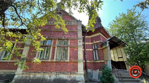 Квартира в історичному будинкуз ділянкою/ Центр/м. Коломия