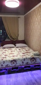 Сдаю посуточно 2 квартиру люкс 2 этаж Дружбы Народов