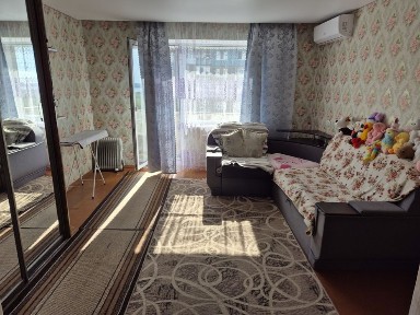 Срочно продам трехкомнатную в центре с видом на море