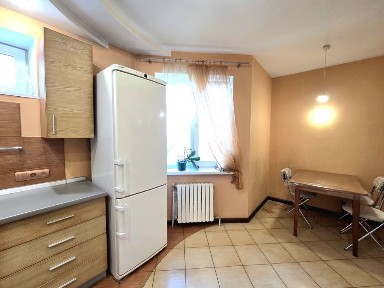 Продам велику 66 кв. м 2к. квартиру Лівобережний-3 Караван