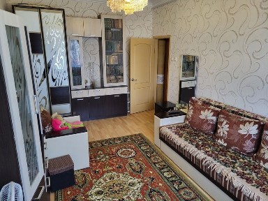 Продам квартиру на вул. Яскравій