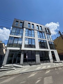 Комерція центр з орендарями вигідна інвестиція вул. Сверстюка