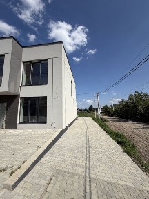 Термінова Продажа! таунхауса з сонячною станцією та інверторами