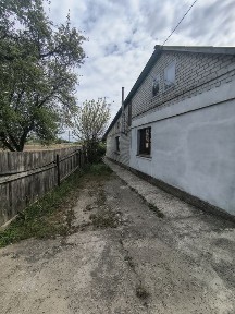 Продам 2 кімнатну квартиру у приватному будинку у с. Княжичі Броварського району