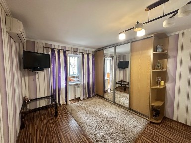 Продаж 1к квартири по вул Михайла Котельникова 7/13, метро Святошин