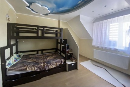 Будинок з сонячними панелями. 650$ м2