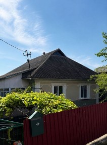 Продаж великого будинку