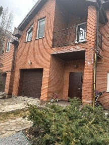 Продам таунхауз (180 м ) с камином, сауной, подвалом-бомбоубежищем, который находится на ул. Садовая 11 (Святошенский район)